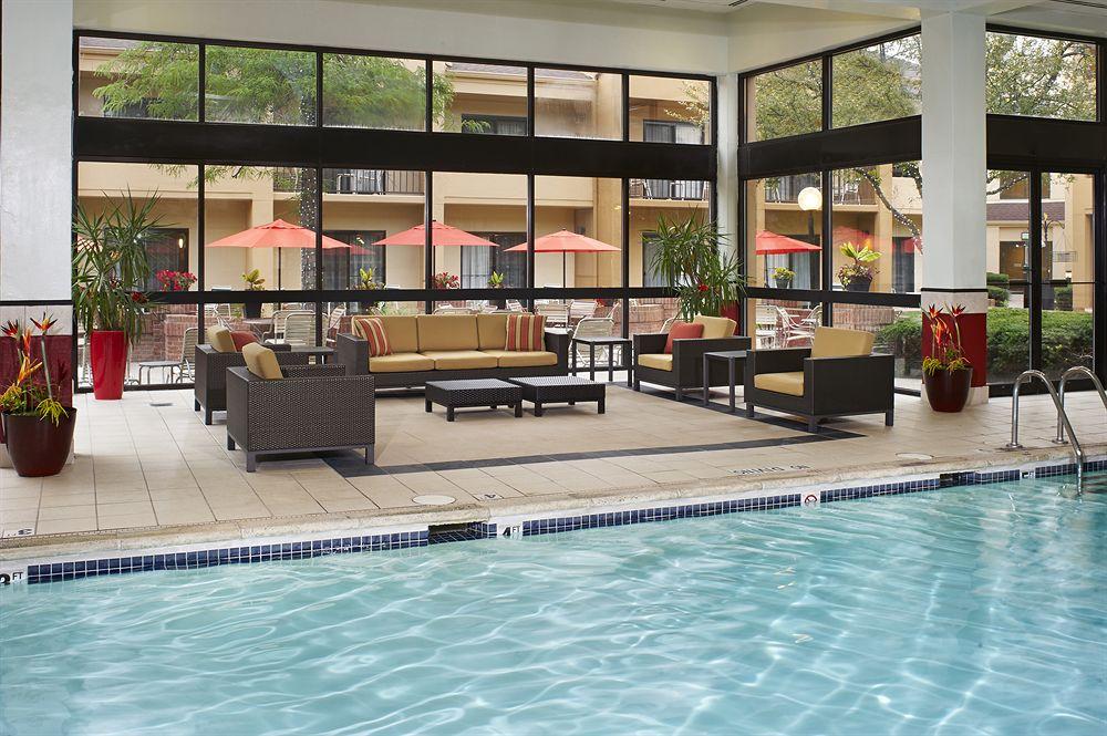 Courtyard By Marriott Chicago Нэпервилл Экстерьер фото