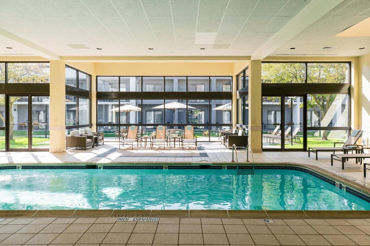 Courtyard By Marriott Chicago Нэпервилл Экстерьер фото