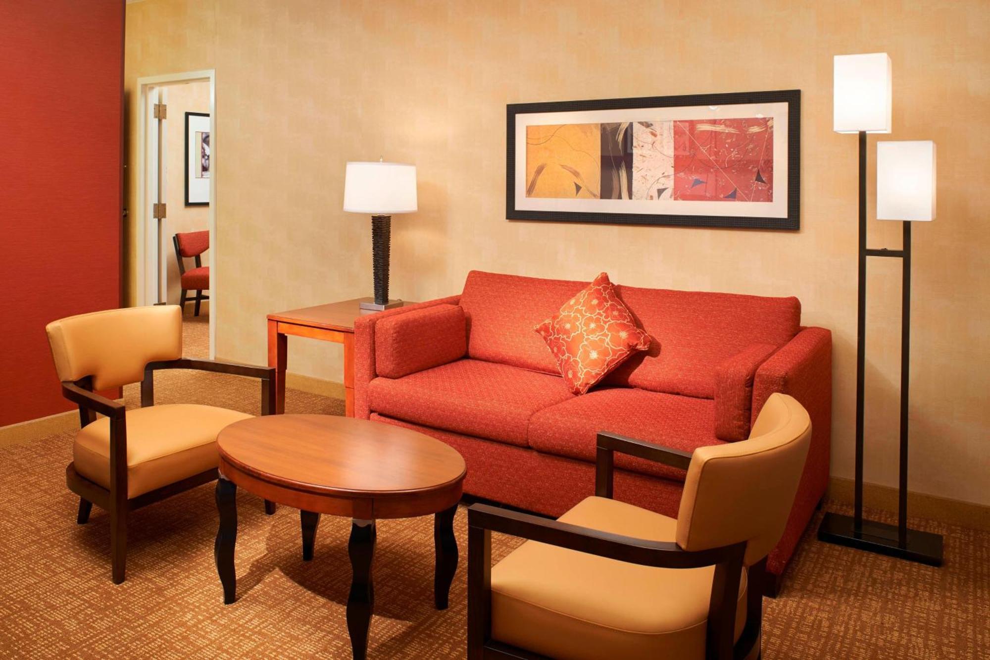 Courtyard By Marriott Chicago Нэпервилл Экстерьер фото