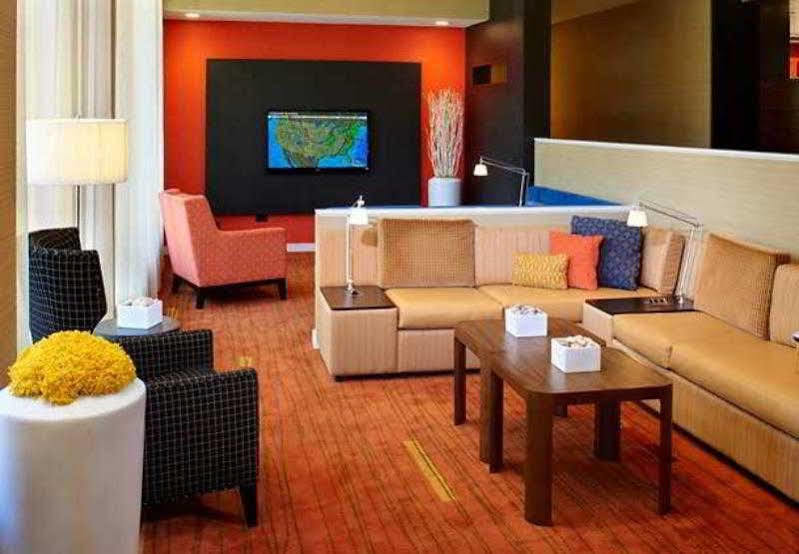 Courtyard By Marriott Chicago Нэпервилл Экстерьер фото